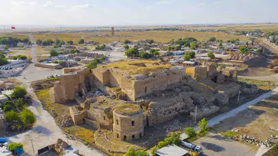 HARRAN ŞANLIURFA ARASI KAÇ KM! Kaç dakika sürer, ulaşım seçenekleri neler ve yolculuk nasıl yapılır?