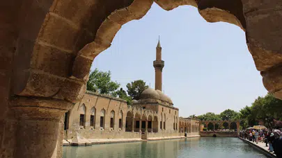 Peygamberler şehri Urfa: Manevi atmosfer dikkat çekiyor!