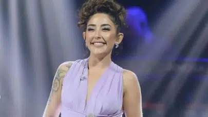 Melek Mosso Kimdir, Kaç Yaşında, Nereli, Gerçek Adı Ne, Evli Mi, Eşi Kim, Boyu Kaç, Hangi Şarkıyla Ünlü Oldu, Müzik Kariyerine Nasıl Başladı?