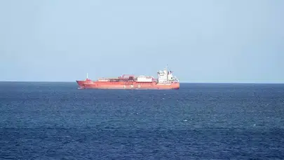 Orta Doğu’da Kritik Gün: İran’dan Füzeler, BAE’den Deniz Gücü Hazırlığı