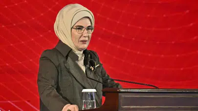 Emine Erdoğan’dan 8 Mart Mesajı! 'Kadınların Emeği Dünyayı Değiştiriyor'