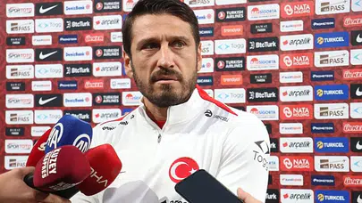 Egemen Korkmaz bir anda yere yığıldı: Sahada korku dolu anlar yaşandı!