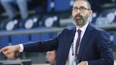 ERHAN ERNAK KİMDİR? Survivor Barış'ın Üvey Babası Galatasaray ve Milli Takım Antrenörü mü, Kardeşi Kim?