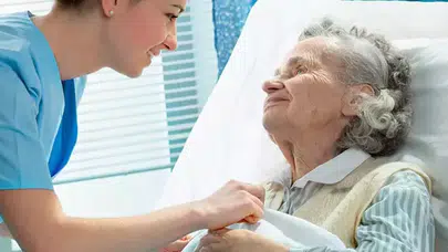 YATAK YARASINA NİŞASTA MI UYGULANIR, NASIL UYGULANIR? Faydaları ve doğru uygulama aşamaları