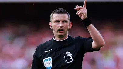Michael Oliver aslen nereli, hangi ülkeli, kaç yaşında, nerenin hakemi, Türk maçı yönetti mi?