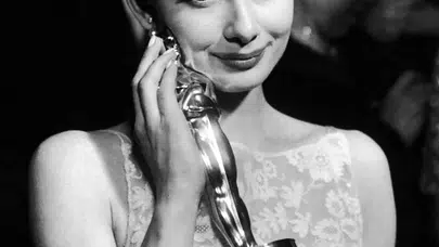 AUDREY HEPBURN OSCAR REKORU NE! Kaç Oscar Kazandı?