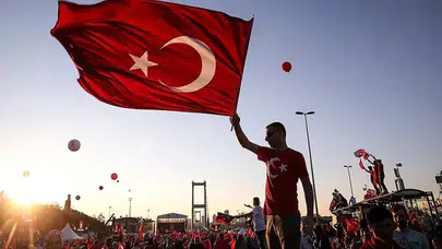 15 TEMMUZ İLE İLGİLİ ŞİİRLER! En güzel kısa ve uzun 15 Temmuz şiirleri ve sözleri