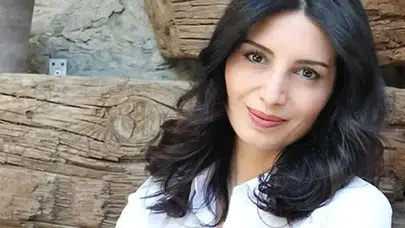 Yaprak Dökümü’nün Ceyda’sı Başak Sayan Kaç Yaşında, Nereli, Evli Mi? Amerika’daki Hayatı, İkiz Çocukları ve Yazdığı Kitaplar Neler?