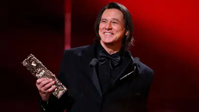 Paris’te ödül aldı, dünyada gündem oldu: Jim Carrey’nin değişimi olay yarattı