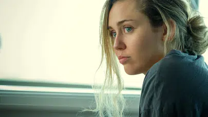 Dijital çağın karanlık yüzü: Black Mirror izleyiciyi düşündüren hikâyeler anlatıyor