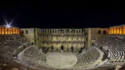 Akustiğiyle şaşırtan antik sahnede tarih hala yankılanıyor