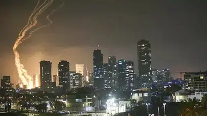 Tel Aviv’de geceyi füzeler aydınlattı, çok sayıda yaralı var!