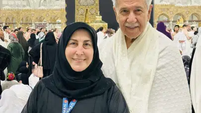 Gözler Ankara’daydı! Bülent Arınç’tan Kutsal Topraklardan Paylaşım Geldi