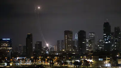 İran’dan Onuncu Dalga! Hayber Şiken Füzeleri İsrail’i Hedef Aldı