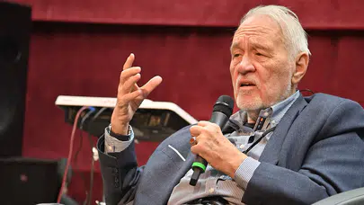 İlber Ortaylı’nın dil bilgisi şaşırtıyor: Çok dilli dünyası hakkındaki gerçekler!