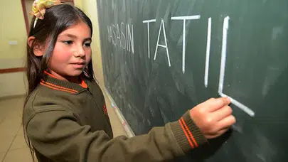 OKULLAR NE ZAMAN KAPANIYOR! 2026 Yaz Tatili Ne Zaman Başlayacak?