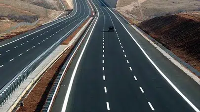 Gölbaşı-Adıyaman Yolunda Köprü Trafiği İkiye Bölündü