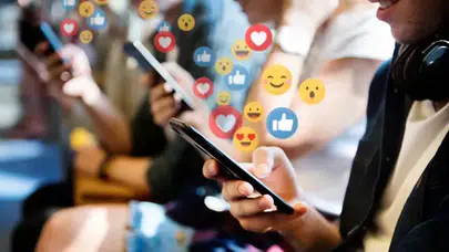 RTÜK Araştırması Alarm Verdi! Gençlerin %82’si Sosyal Medya Hesabını Ailesinden Gizliyor