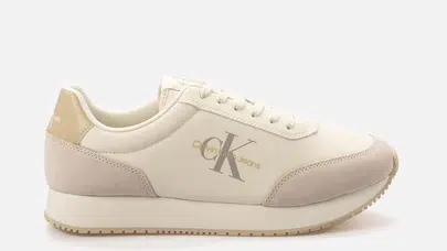 Minimalist Moda İmparatorluğunun Ardındaki Gerçek Hikaye