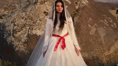 SEVDİĞİM SENSİN'İN HELİN'İ KİMDİR? Helin Kandemir kaç yaşında, kökeni neresi, babası kim, nerelerde oynadı?