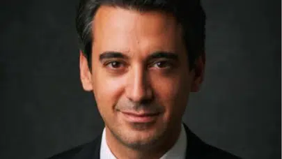 DENİZ URAS KİMDİR! Babası Ufuk Uras mı, kaç yaşında, aslen nereli? Cüneyt Özdemir ekibindeki Deniz Uras’ın hayatı