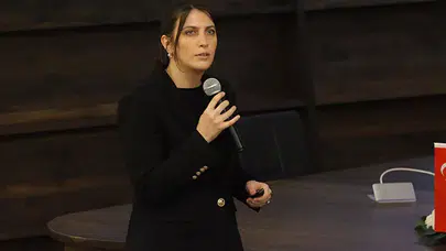 İREM BAYRAKTAR BABSI VE ANNESİ KİM, KİMİN KIZI? Kaç Yaşında, Ne İş Yapıyor?