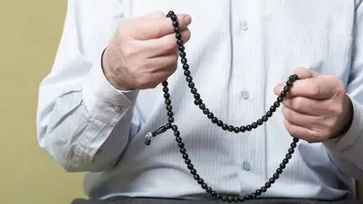 Arefe Gününde 100 ve 1000 Tekrar Tavsiyesi: En Çok Okunan Tesbihler Belli Oldu