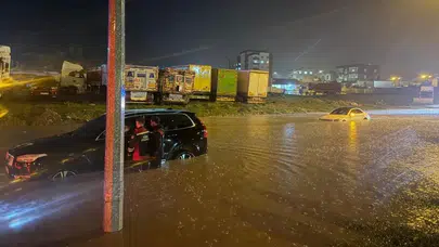 Şırnak’ta sağanak felakete dönüştü: Köy yolları sular altında kaldı
