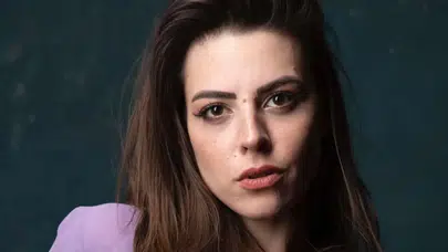 VELİAHT FİRUZE HAYATI VE KİMDİR! Naz Özgülüş Nerelerde Oynadı? Aşk-ı Memnu Detayı Dikkat Çekti...