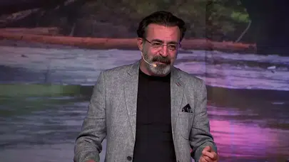 Tiyatrodan Ekrana Uzanan Usta İsim Levent Ülgen’in Aile Hayatı ve Merak Edilen Kökeni