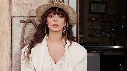 SELİN ŞEKERCİ EŞİ KİM? Evli mi, sevgilisi kim, kaç yaşında, aslen nereli, nasıl ünlü oldu, hangi projelerde yer aldı?