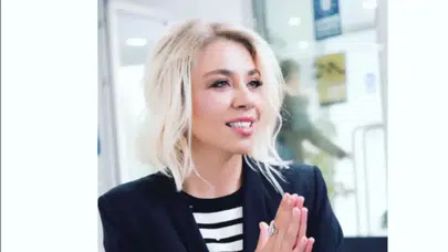 Çocukluk Aşkıyla İkinci Bahar: Yeşim Ceren Bozoğlu’ndan Sürpriz Paylaşım