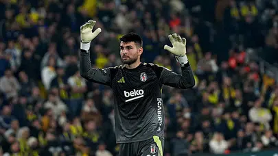 Sergen Yalçın’dan Kritik Hamle Beşiktaş, Kaleyi Altay Bayındır’a Açıyor