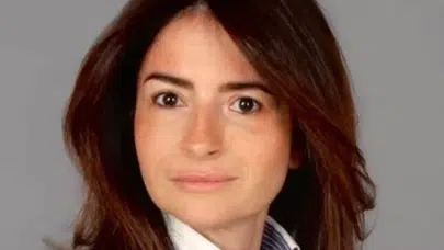 RAİFE GÜLRU GEZER KİMDİR! Kaç yaşında, mesleği ne, babası kim, evli mi, eşi kim, boşandı mı?