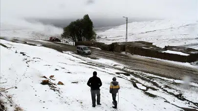 Ağrı’da gün boyunca yağan kar sonrası gözler sabaha çevrildi