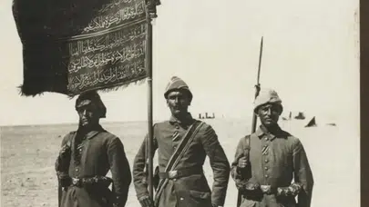 Tek Bir Detay Tarihi Değiştirdi: Meşhur Fotoğrafın Sahibi Ortaya Çıktı