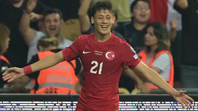 ARDA GÜLER HAGİ Mİ ALEX Mİ SORUSUNA NE CEVAP VERDİ? Hangi futbolcuyu seçti, Türkiye Romanya maçı öncesi ne söyledi?