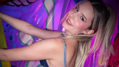 LİDYA PINAR KAÇ YAŞINDA! Nereli, eğitimi ne, Manifest grubundaki rolü nedir?