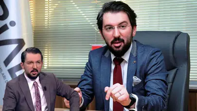 Karadeniz köklerinden gelen iletişim stratejisti sahnede