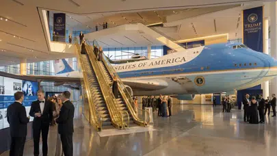 Trump’tan Altın Gösteri! Yeni Kütüphanesi Dudak Uçuklattı