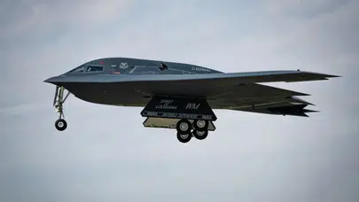 ABD’den İran’a Dev Operasyon! 2 Tonluk Bombalarla Vurdular