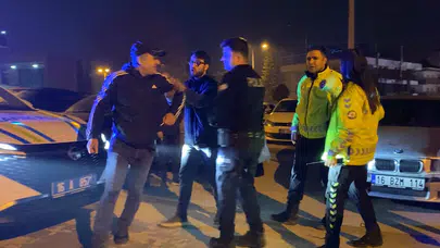 Yüksek Sesle Müzik Keyfi Pahalıya Patladı! Baba Kaputa Oturup Direndi