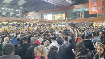 Sabiha Gökçen’de Sis Krizi: 127 Uçuş İptal, Yolcular Terminalde Mahsur Kaldı!