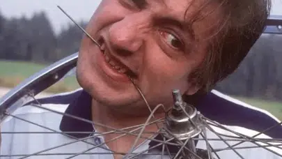 Uçağı bile parça parça yiyen adamın inanılmaz hayatı yeniden gündemde