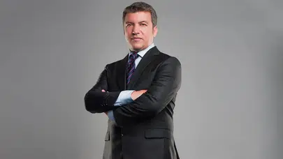 Ekranların tanınan yüzü yine gündemde: İsmail Küçükkaya’nın sürpriz ayrılığı konuşuluyor