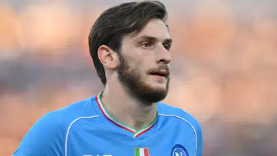 Chelsea PSG maçında kimler kart sınırında? Kvaratskhelia cezalı mı?