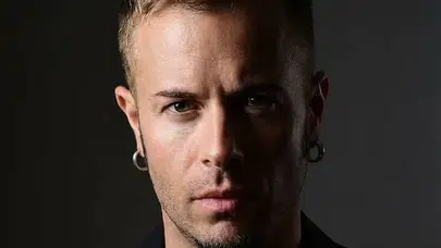 Herkes onu bekliyordu ama gelmeyecek: Saygı konserinde büyük değişiklik