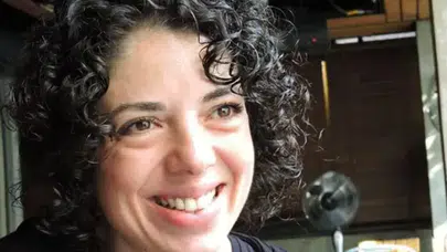 Usta Oyuncunun Kızı Iraz Yöntem Sanat Dünyasında Kendi Yolunu Çiziyor