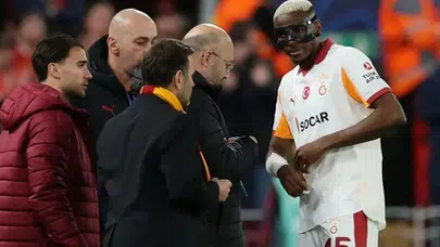 OSIMHEN FB MAÇINDA İLK 11'DE Mİ, OYNAYACAK MI? Sezonu Kapattı Mı, Sağ Ön Kol Kırığı Kaç Hafta Sürecek?