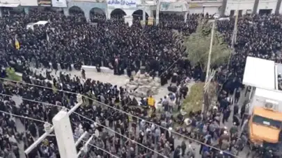 İran’da Gözyaşı Sel Oldu! Minab’daki Öğrenciler Son Yolculuğuna Uğurlandı